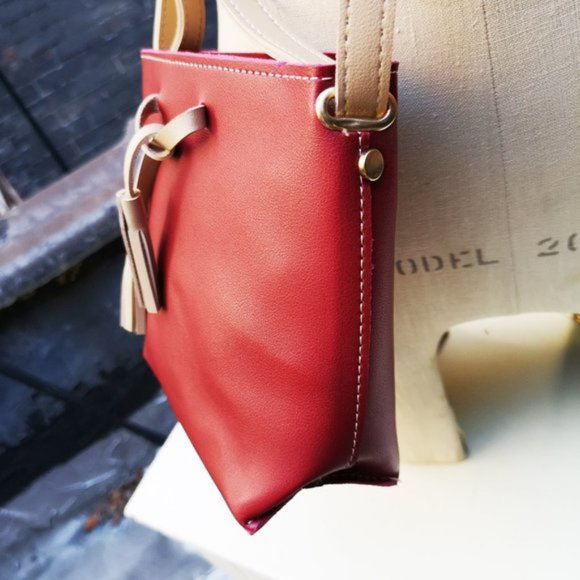 NWOT-Cranberry Red Crossbody - Private Label
OFFERS WELCOME‼️‼️ - Picture 3 of 3